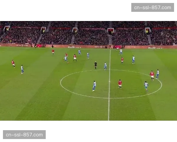 半场战报:布莱顿凭借开场第2分钟的战术角球破门,暂时1-0领先切尔西 半场战报:布莱顿凭借开场第2分钟的战术角球破门,暂时1-0领先切尔西